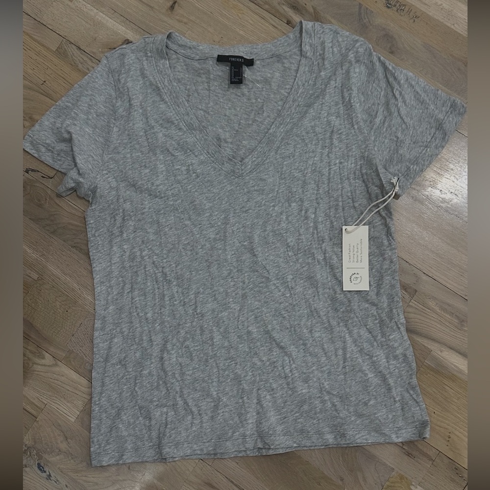 Forever 21 Heather Gray V-Neck Short Sleeve Tee